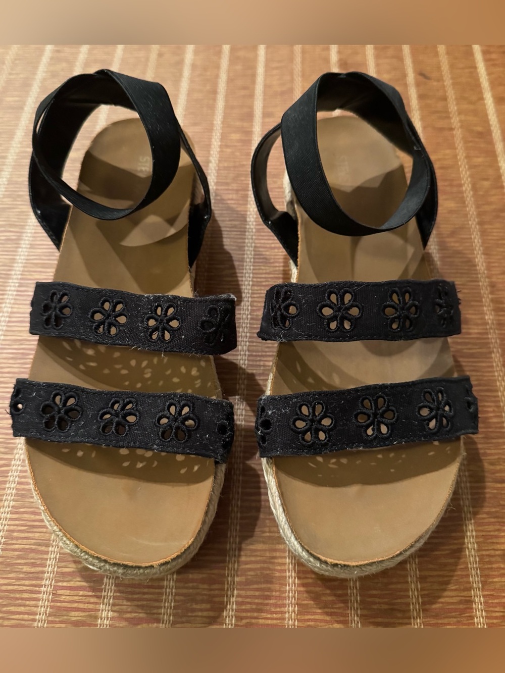 Steve Madden Black Floral Cutout Kids Sandals